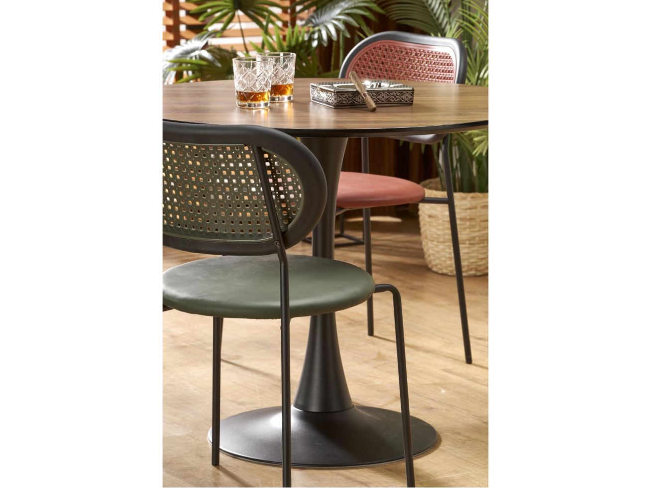 Apvalus stalas OLMO 4