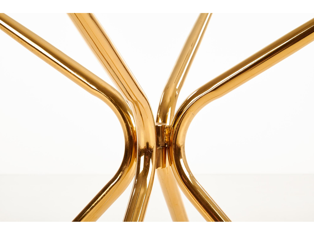 Apvalus stiklinis stalas RONDO 16 Apvalus stiklinis stalas RONDO 16