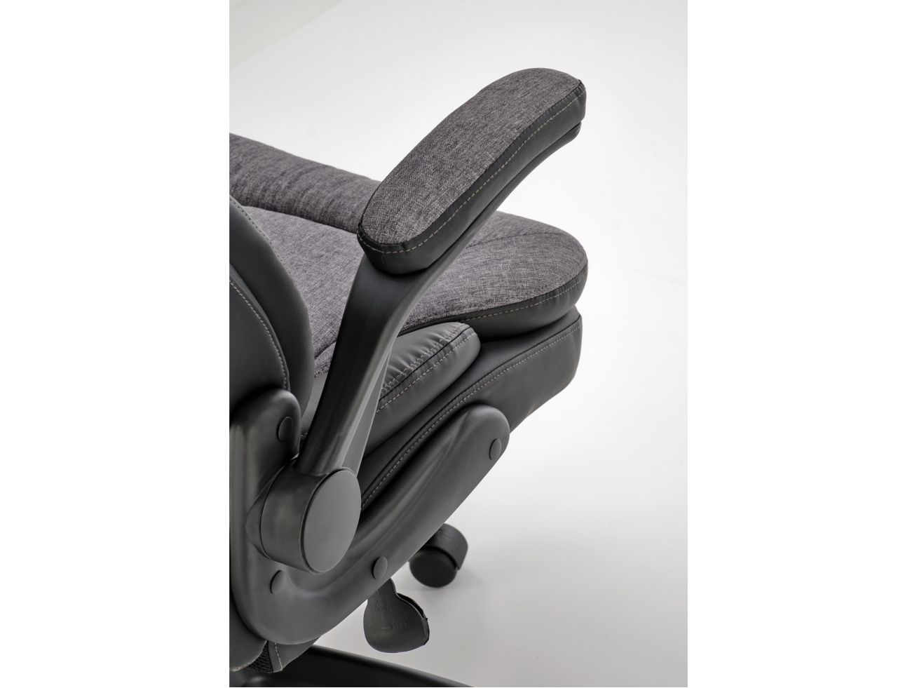 Darbo kėdė VALERIO 7