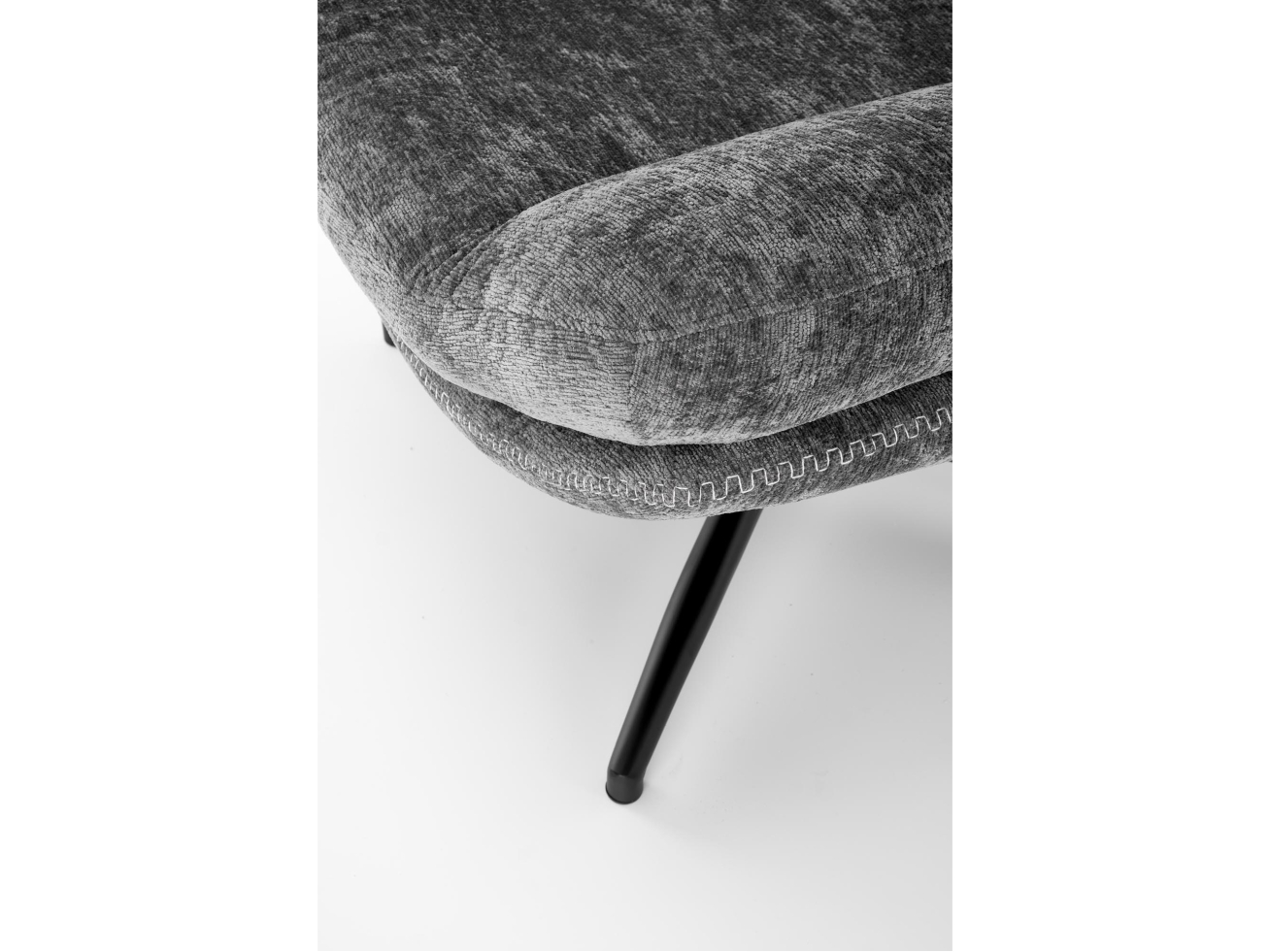 Fotelis su pakoju DARIO 13