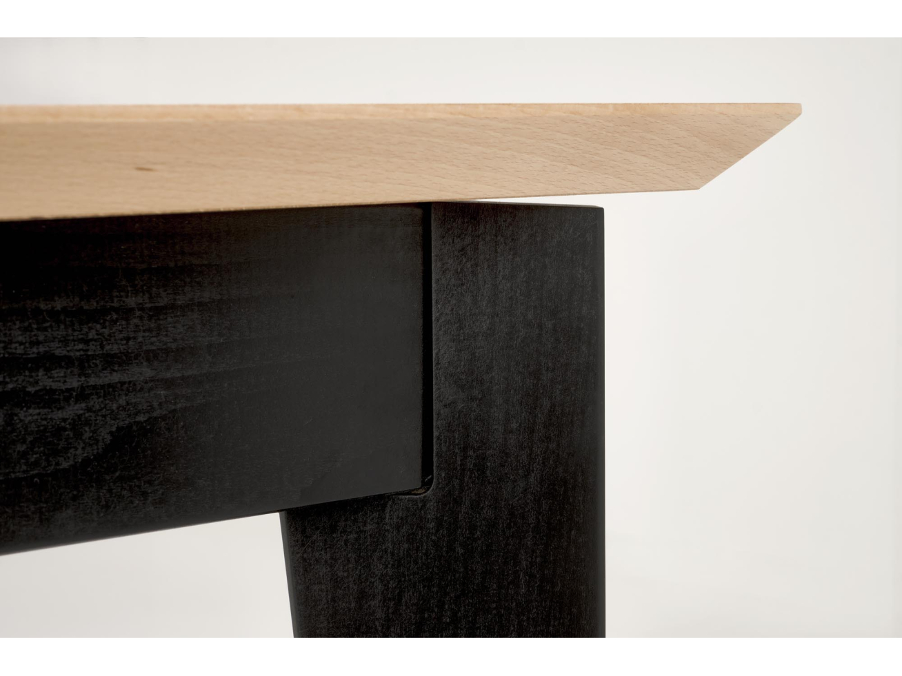 Išskleidžiamas stalas EDMONDO 12 Išskleidžiamas stalas EDMONDO 12