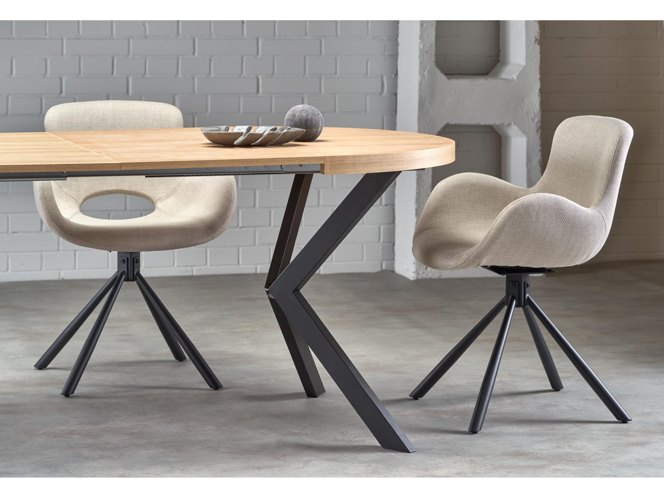 Išskleidžiamas apvalus stalas PERONI 4 Išskleidžiamas apvalus stalas PERONI 4