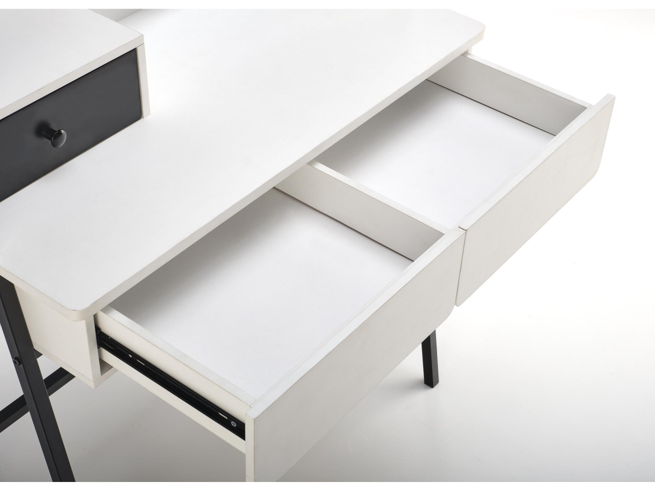 Kosmetinis staliukas AGNES 5