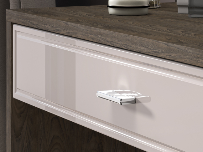 Kosmetinis staliukas AVANTE 07 4