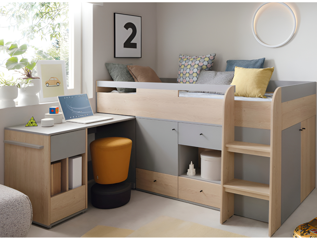 Lova su rašomuoju stalu ir komoda OR8 2