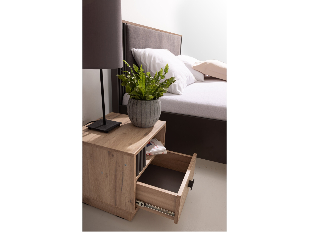 Naktinis staliukas AL20 6 Naktinis staliukas AL20 6