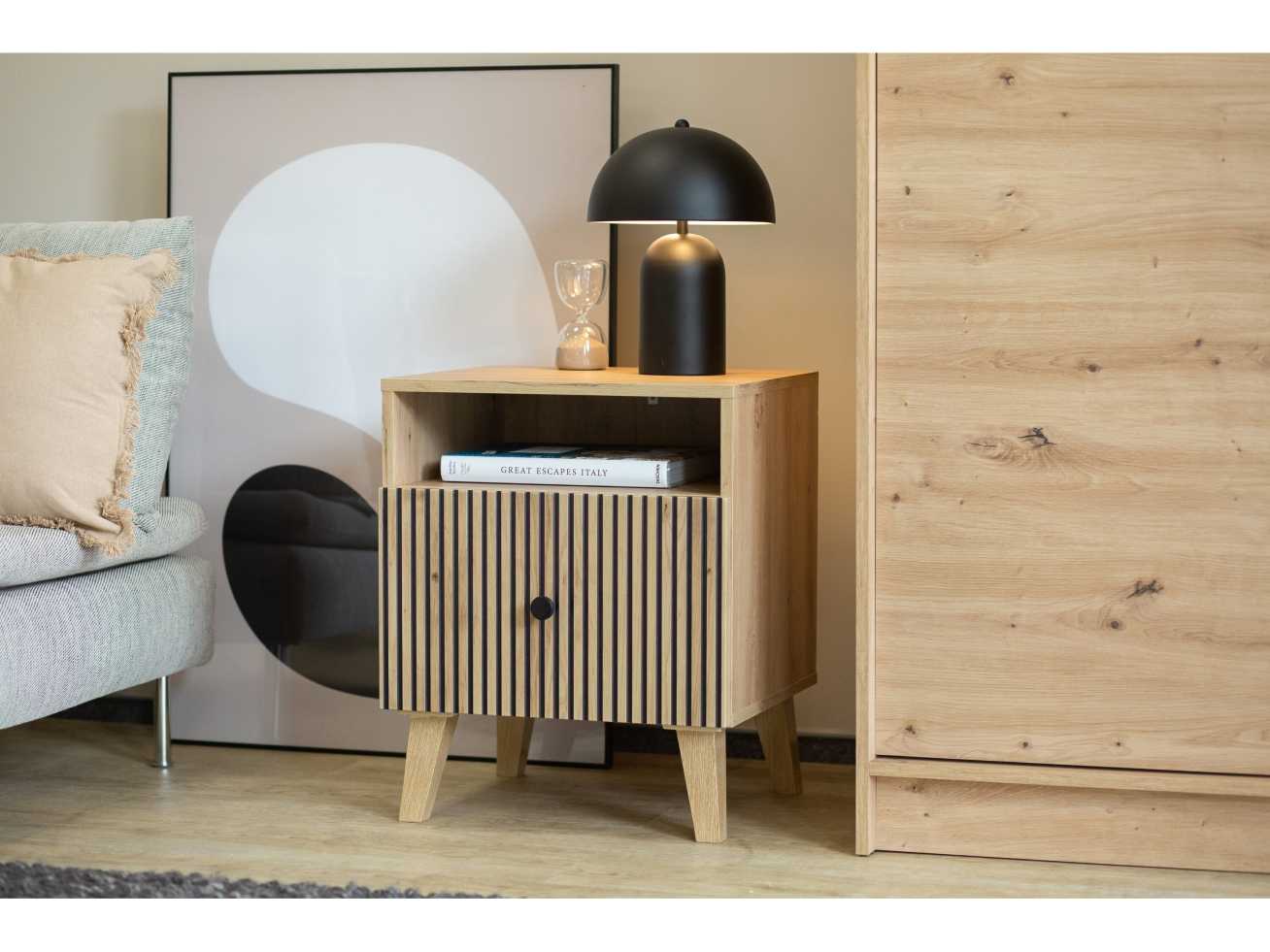 Naktinis staliukas BERLIN 1S 3 Naktinis staliukas BERLIN 1S 3