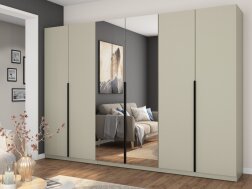 Spintos su veidrodžiu