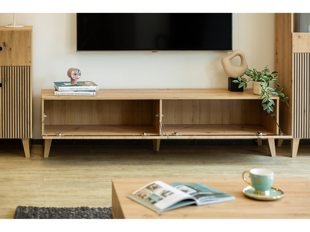 TV staliukas BERLIN 2K 2 TV staliukas BERLIN 2K 2