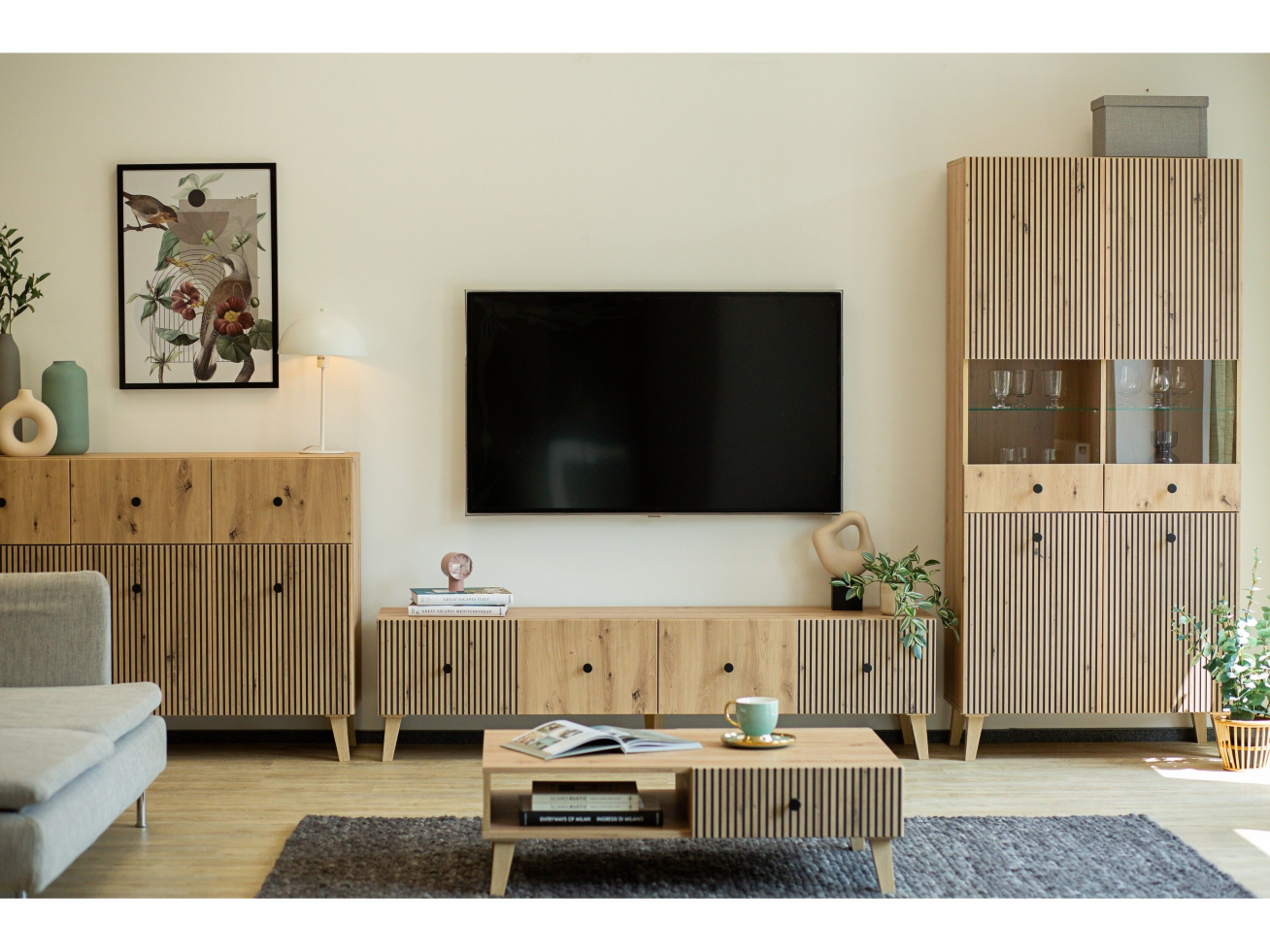 TV staliukas BERLIN 2K 3