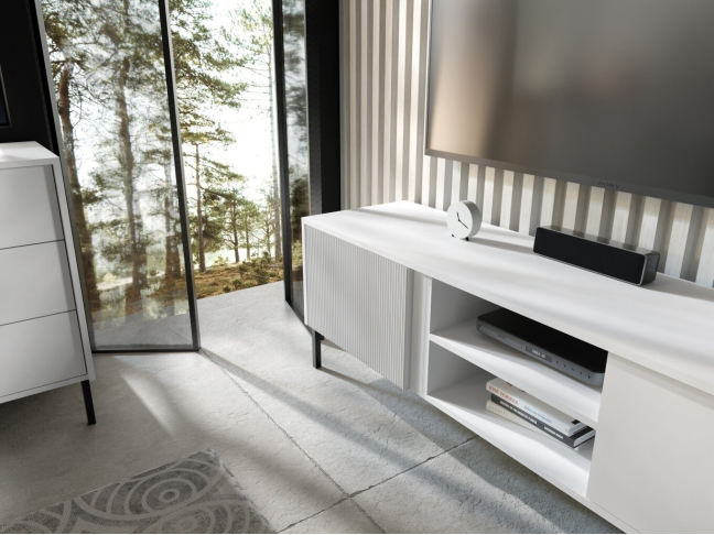 TV staliukas MIA6 3