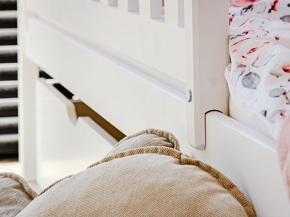 Vaikiška lova su stalčiais GUCIO 80x180 11 Vaikiška lova su stalčiais GUCIO 80x180 11