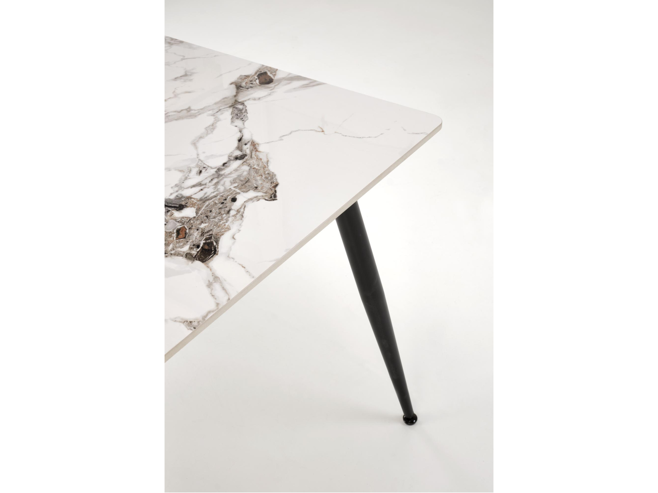 Valgomojo stalas EMILIO 140 8 Valgomojo stalas EMILIO 140 8