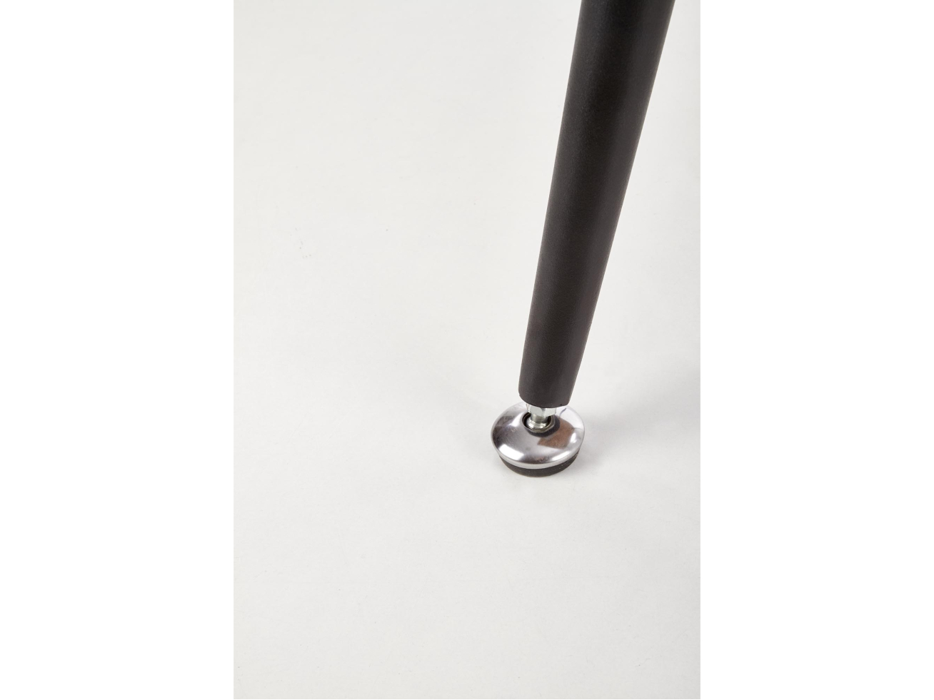 Valgomojo stalas LARSON 8