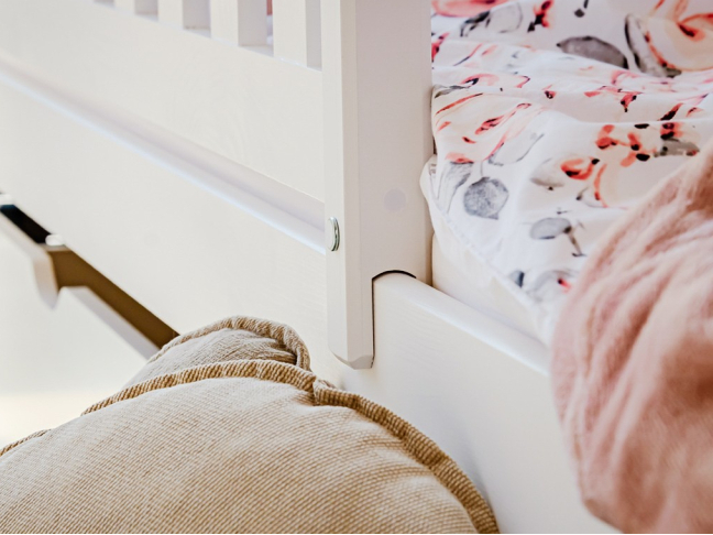 Vaikiška lovytė su stalčiais GUCIO 90x190 12