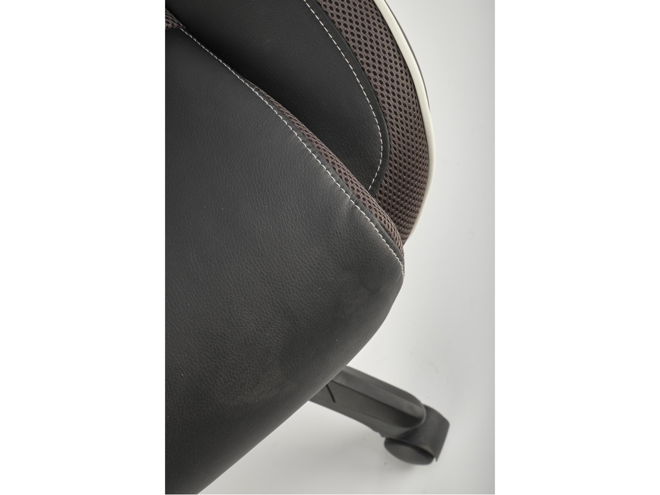 Darbo kėdė HAMLET 17 Darbo kėdė HAMLET 17