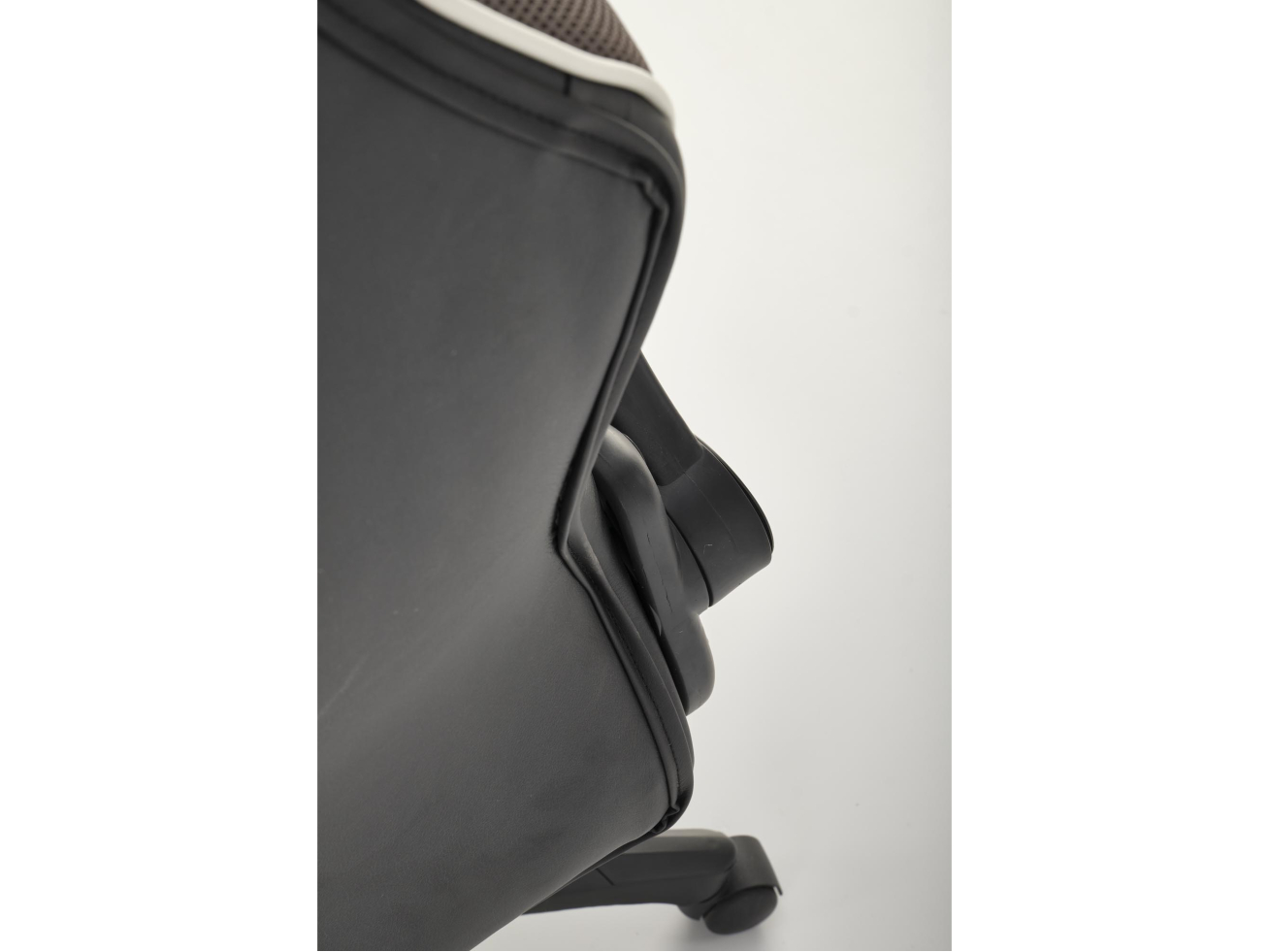 Darbo kėdė HAMLET 18 Darbo kėdė HAMLET 18