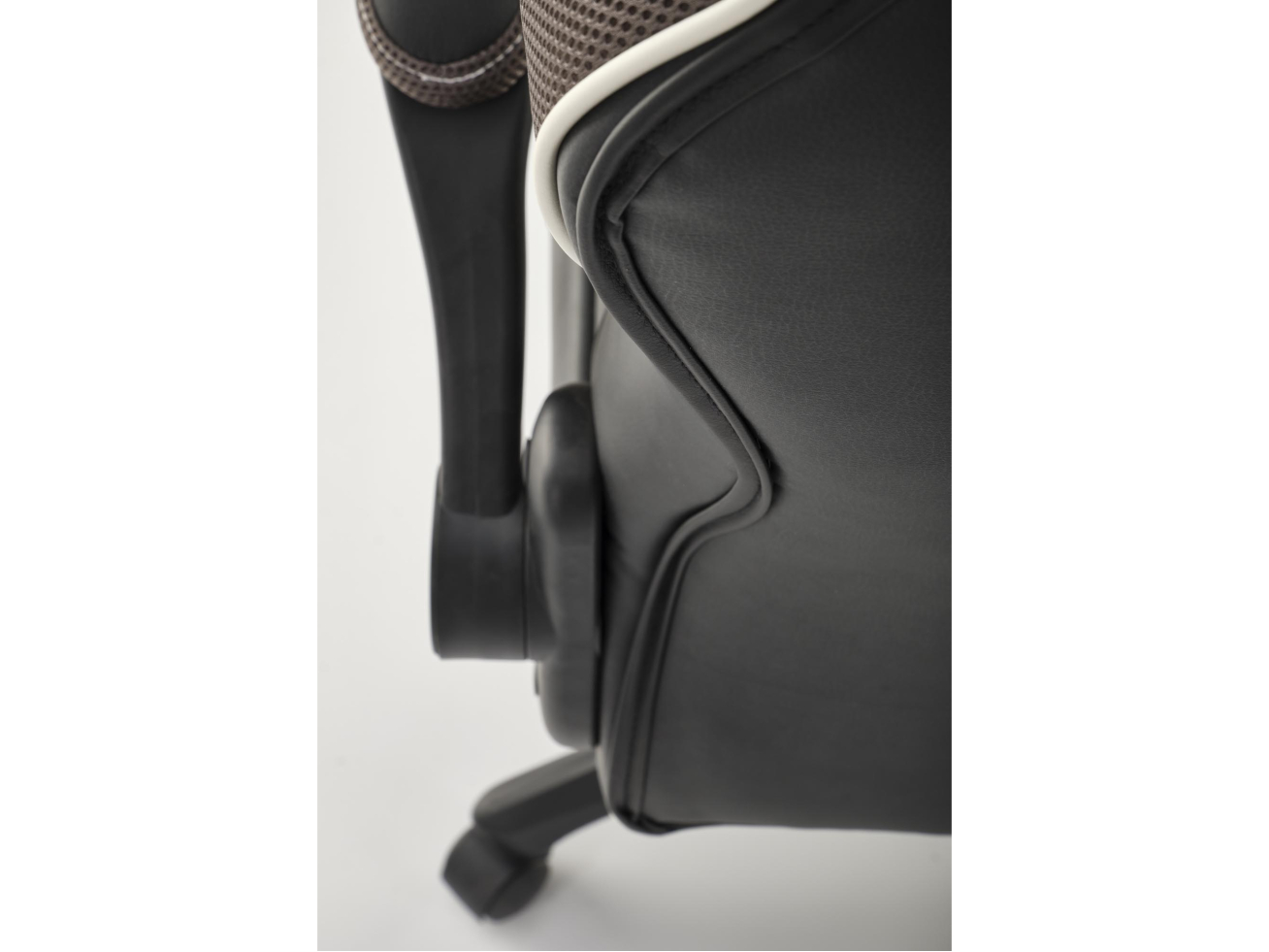 Darbo kėdė HAMLET 19 Darbo kėdė HAMLET 19